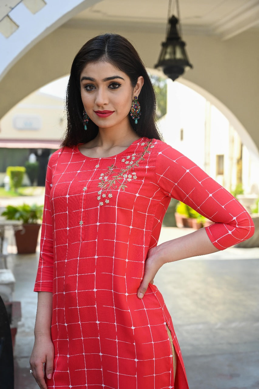 Gajari Checkered Straight Kurti with Handwork