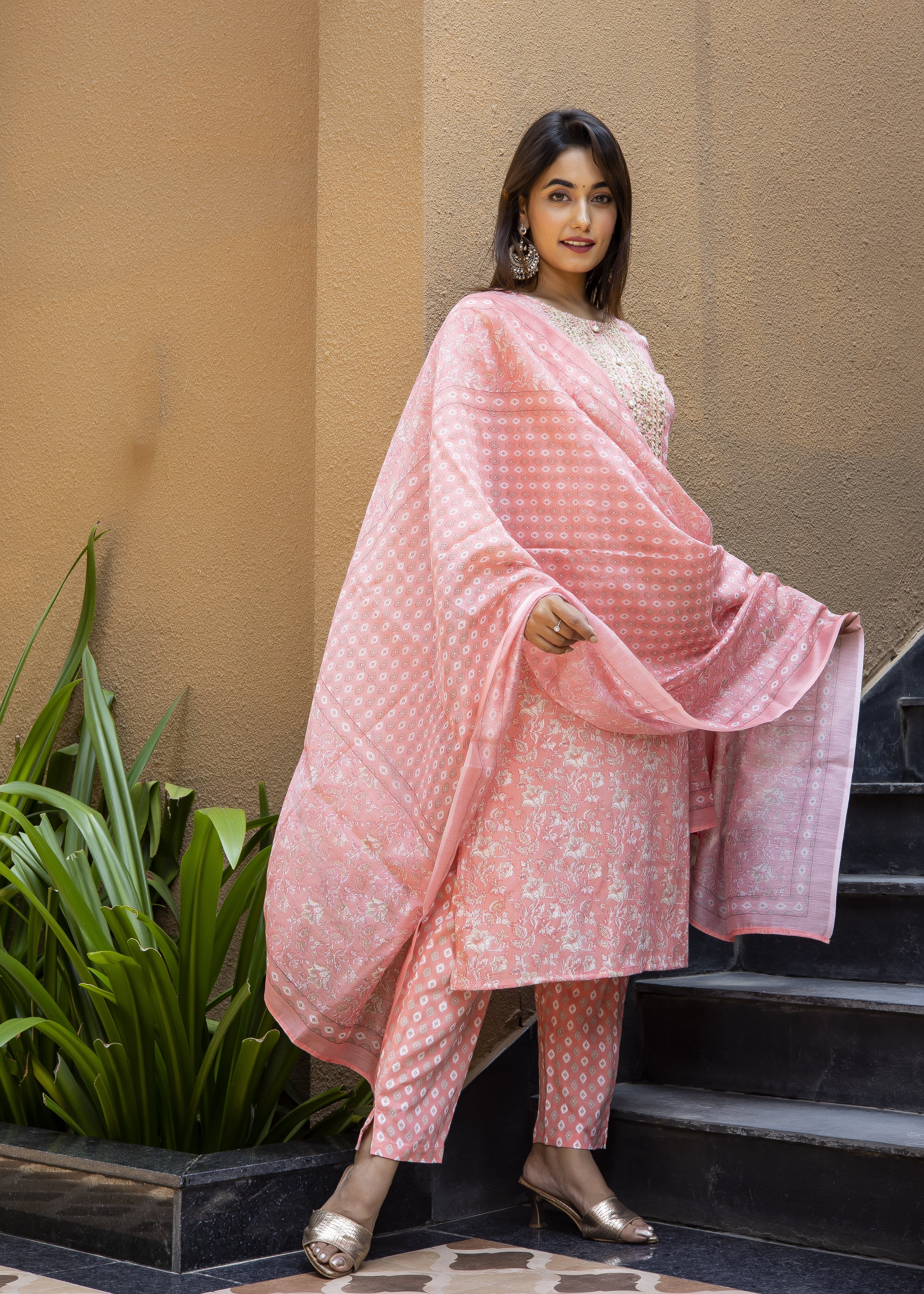 Peach Pink Floral Printed Kurta Set with Dupatta