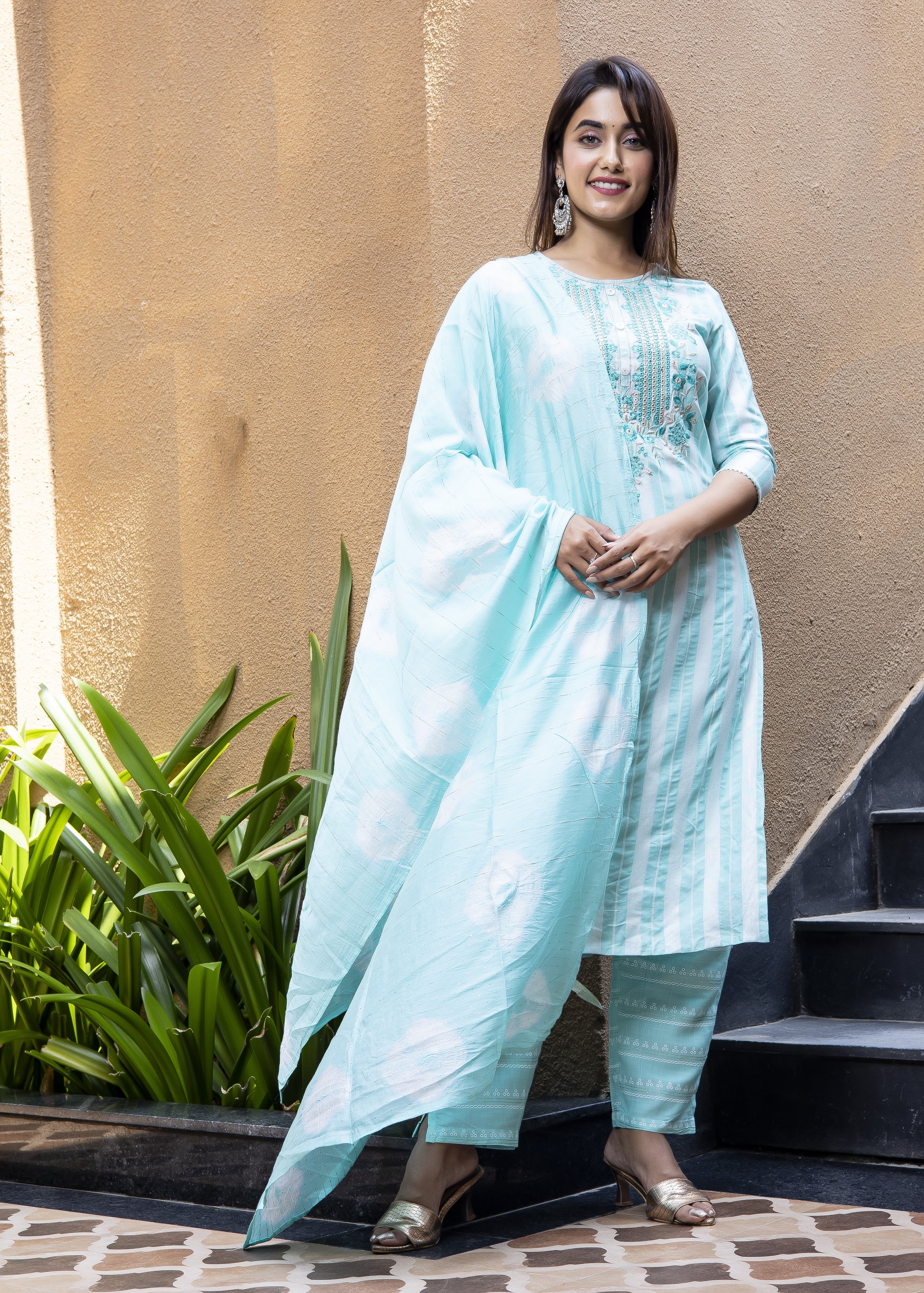 Aqua Embroidered Kurta Set with Shibori Dupatta