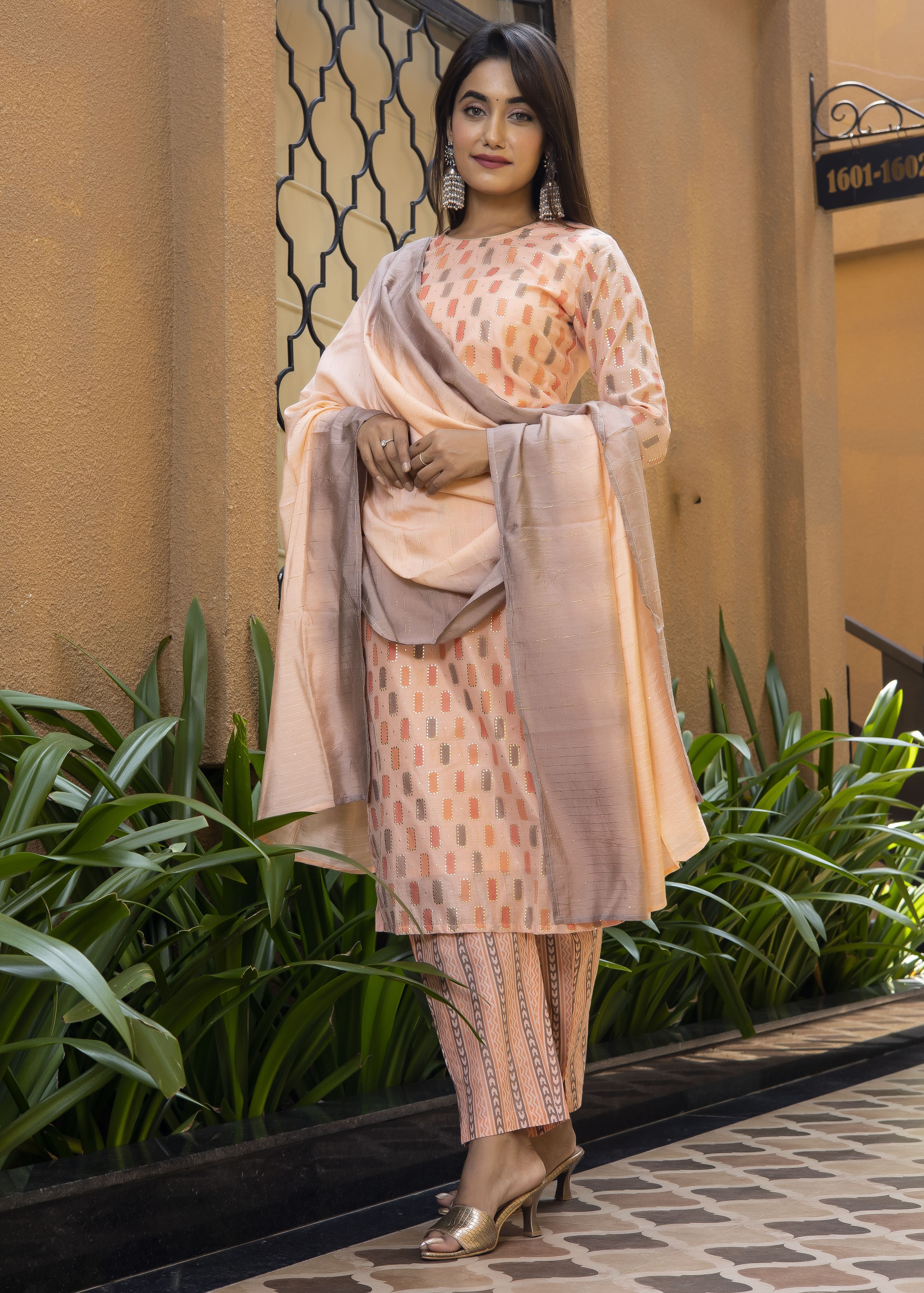 Elegant Peach Chanderi Blend Kurta Set