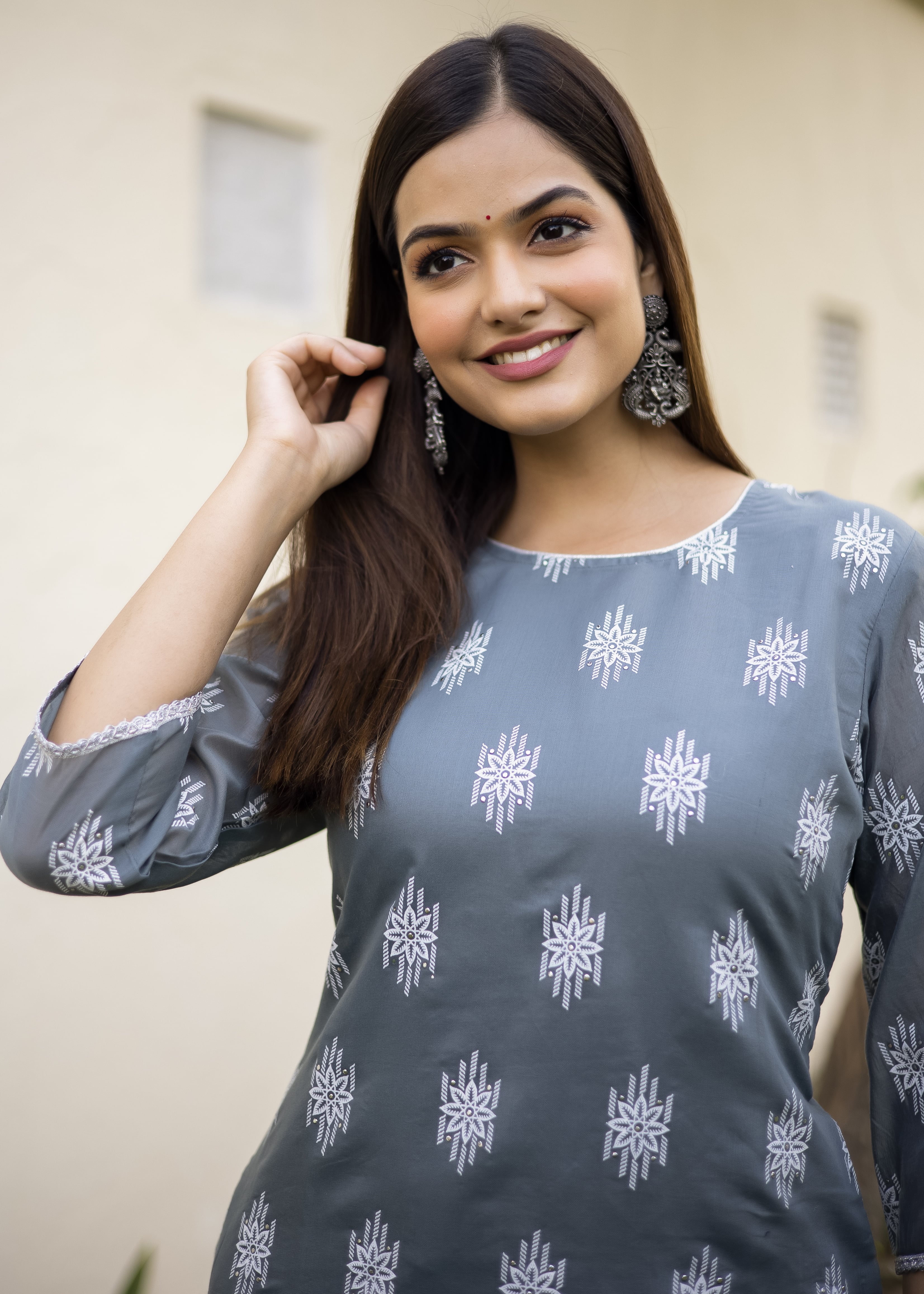 Perfect Ethnic Pick in Grey Sharara Set