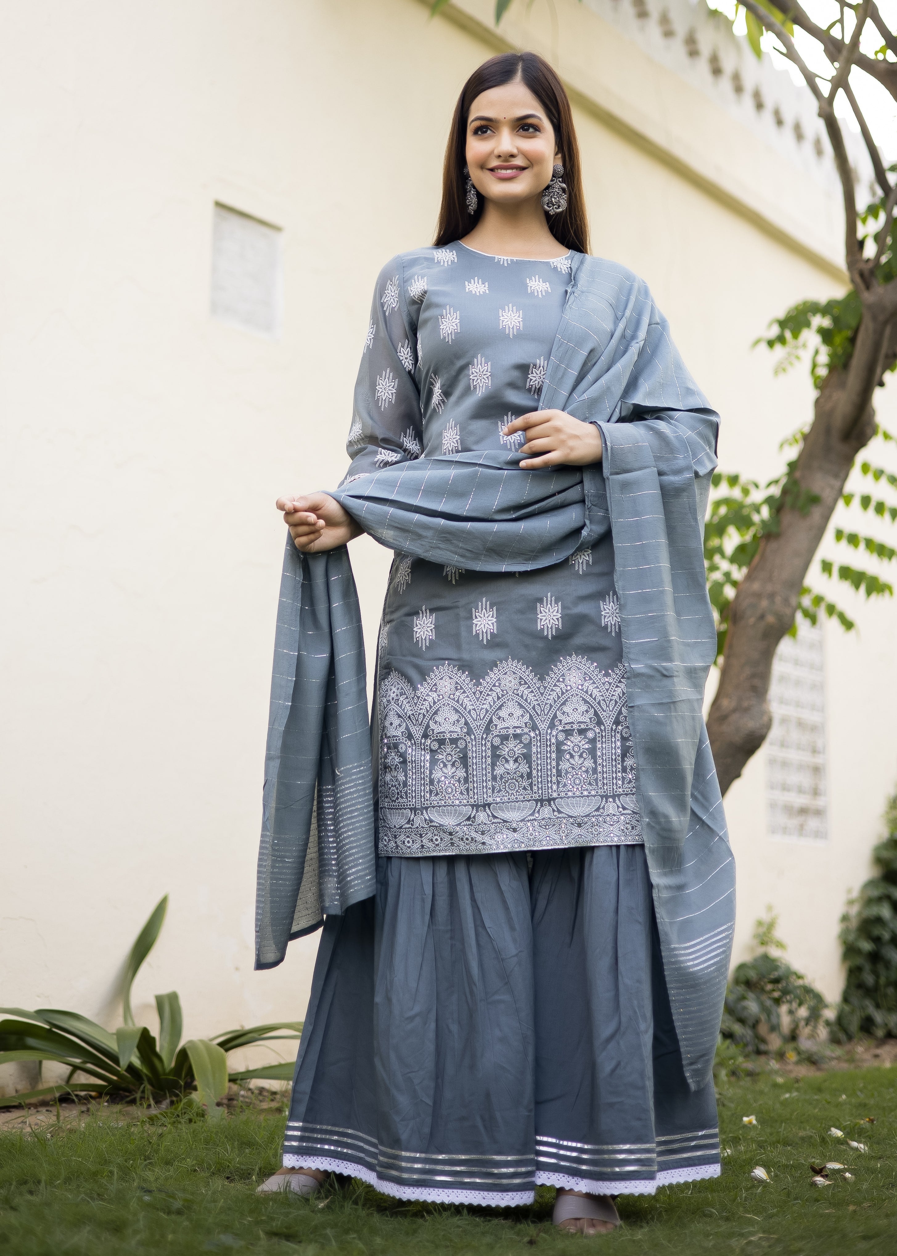 Perfect Ethnic Pick in Grey Sharara Set