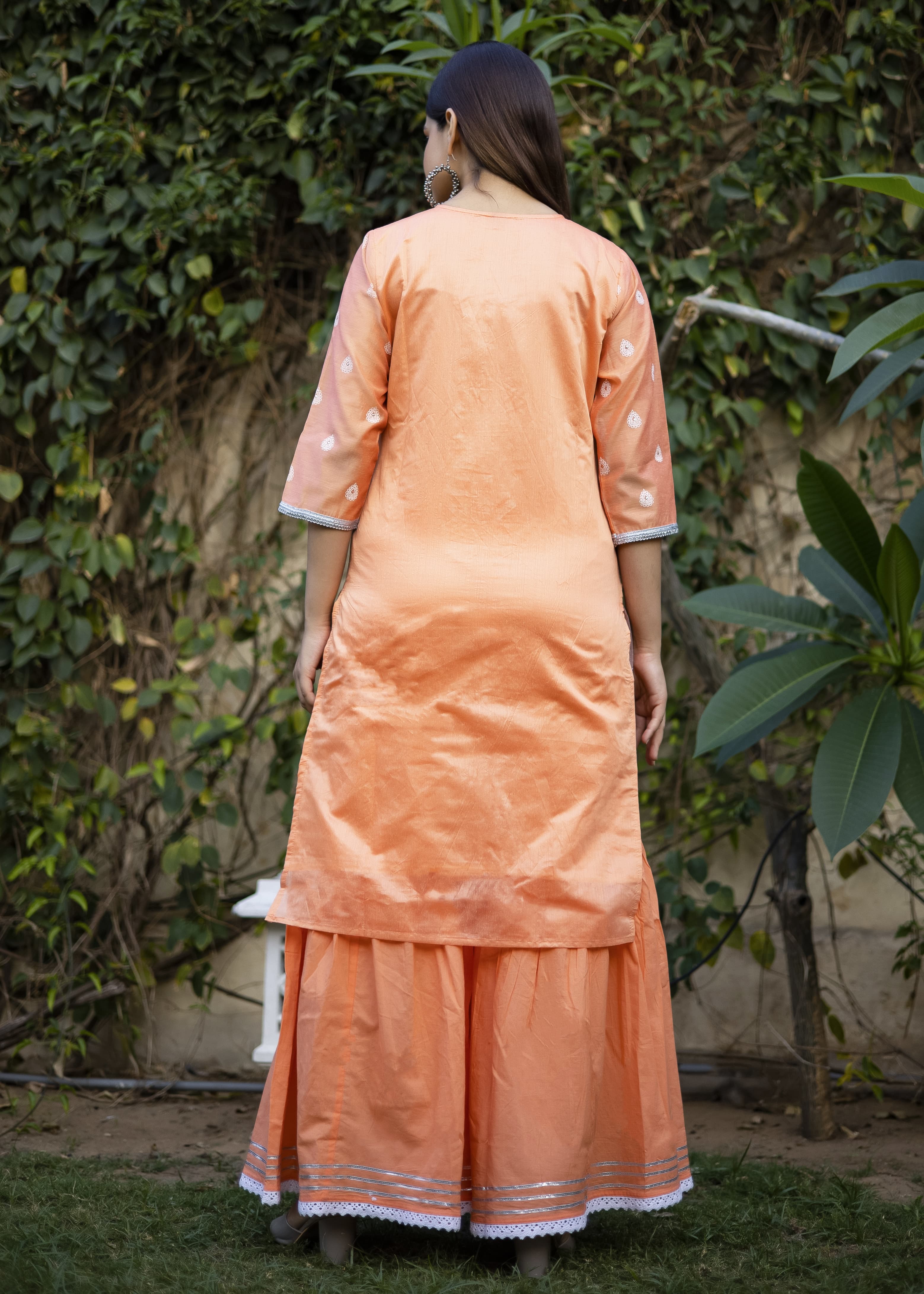 Subtle Peach, Timeless Grace