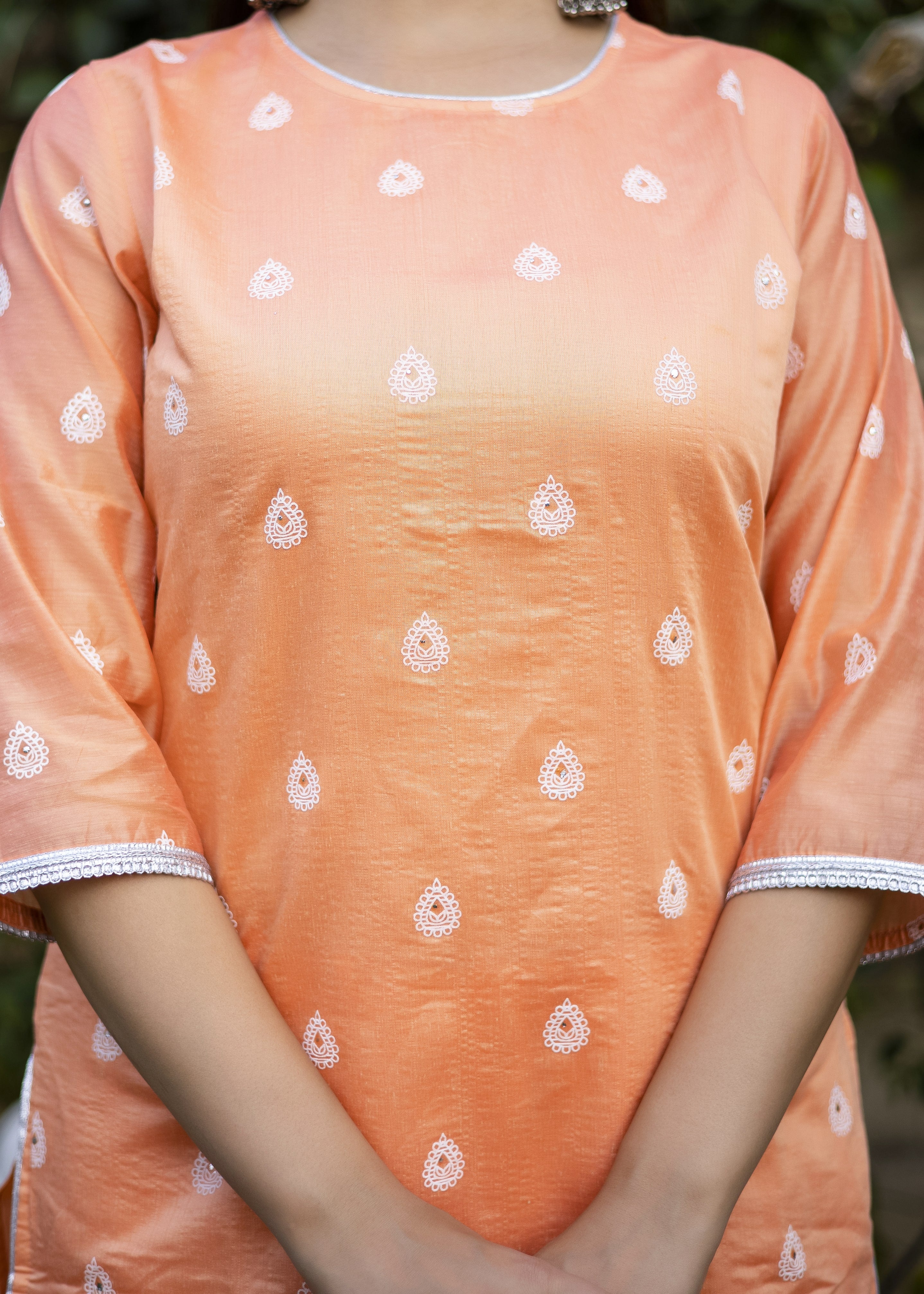 Subtle Peach, Timeless Grace