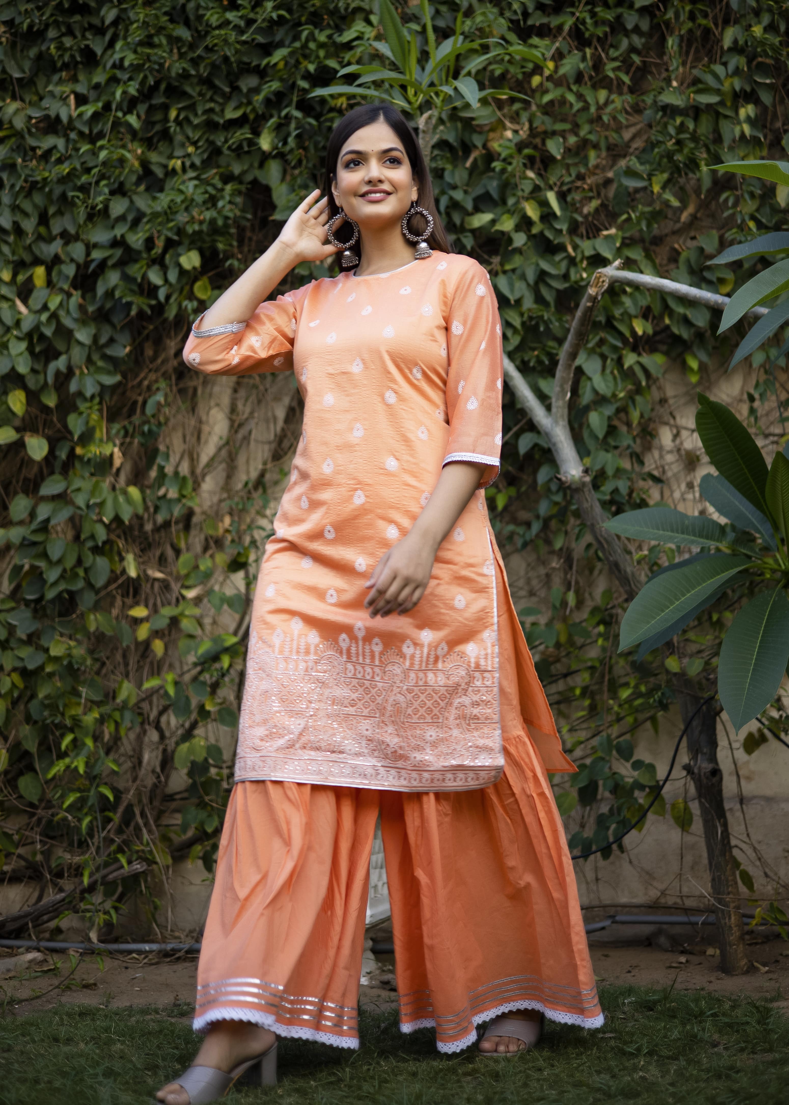 Subtle Peach, Timeless Grace