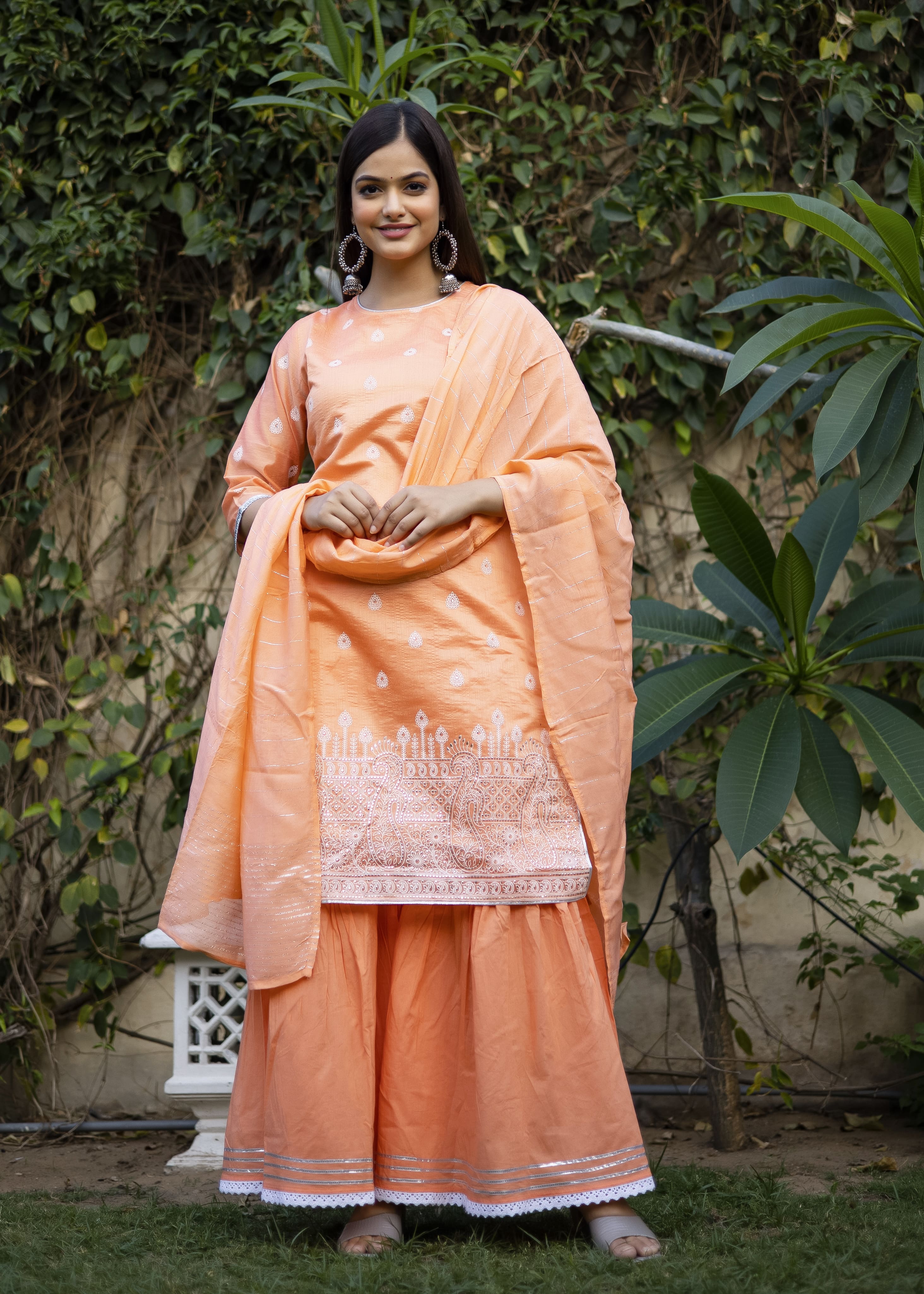 Subtle Peach, Timeless Grace