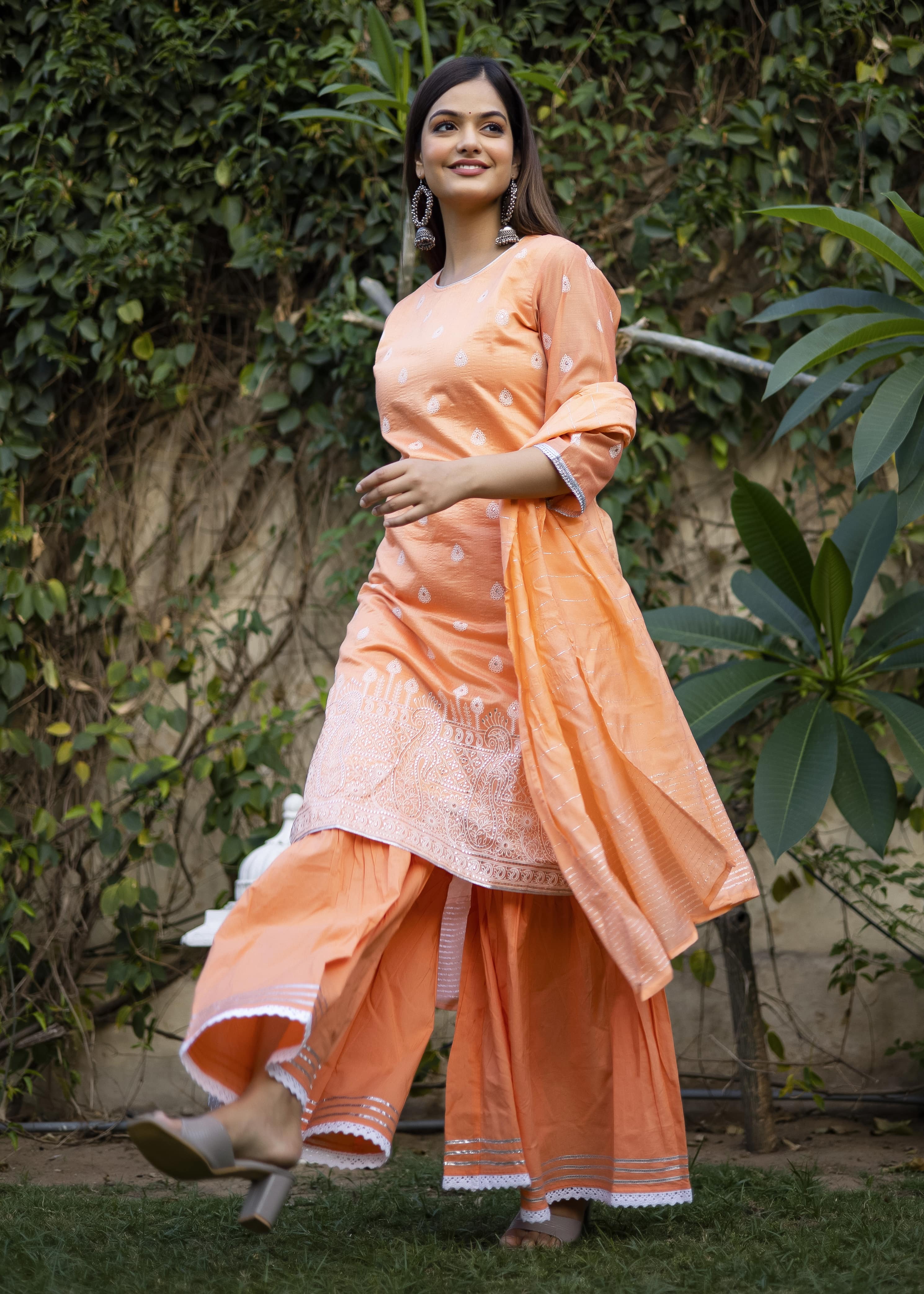 Subtle Peach, Timeless Grace