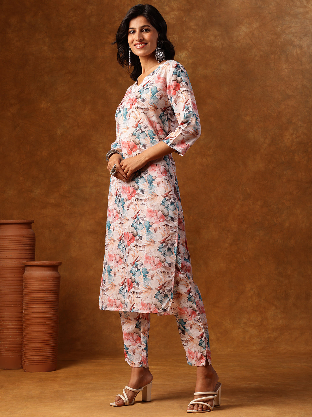 Bloom in Style – Soft Floral V-Neck Kurta with Matching Pants