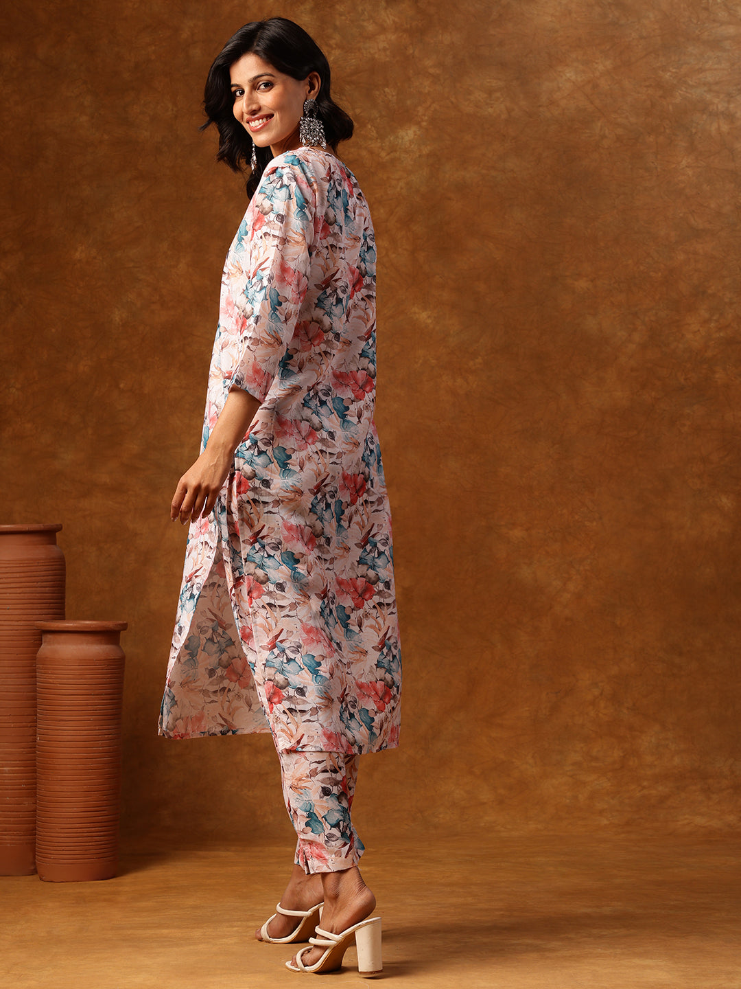 Bloom in Style – Soft Floral V-Neck Kurta with Matching Pants