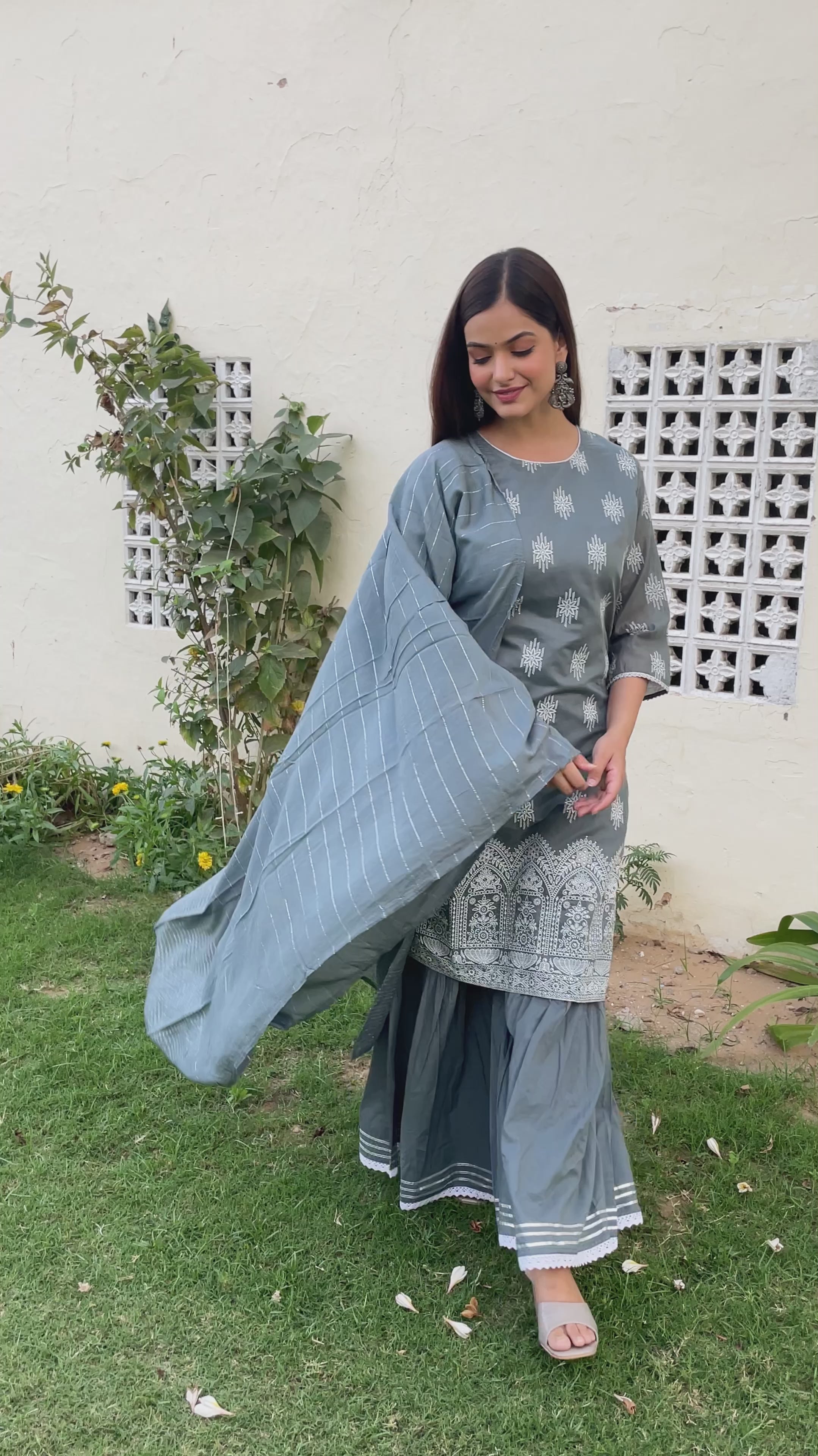 Perfect Ethnic Pick in Grey Sharara Set